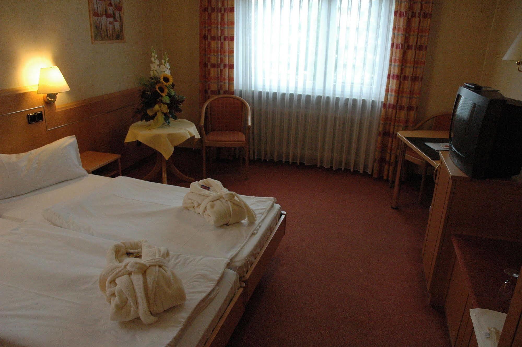 Kishotel Am Kurpark Bad Soden-Salmünster Екстериор снимка